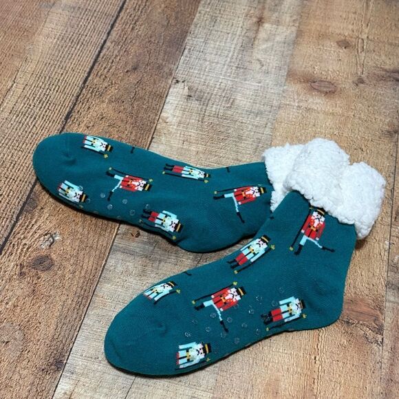 Old Navy Sherpa Slipper Socks Green Multi-Color  One Size Women's New - Picture 3 of 4